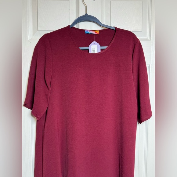 Chic Maroon Women's Blouse - Picture 2 of 6